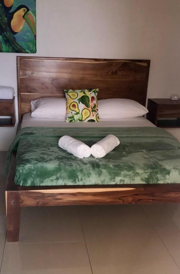 Emerald Luxe Suites South End Екстер'єр фото